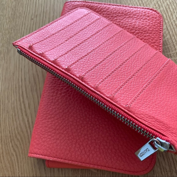👜Danier Coral Pebbled Leather Two Piece Wallet (removable card coin wallet)👜 - Picture 6 of 11